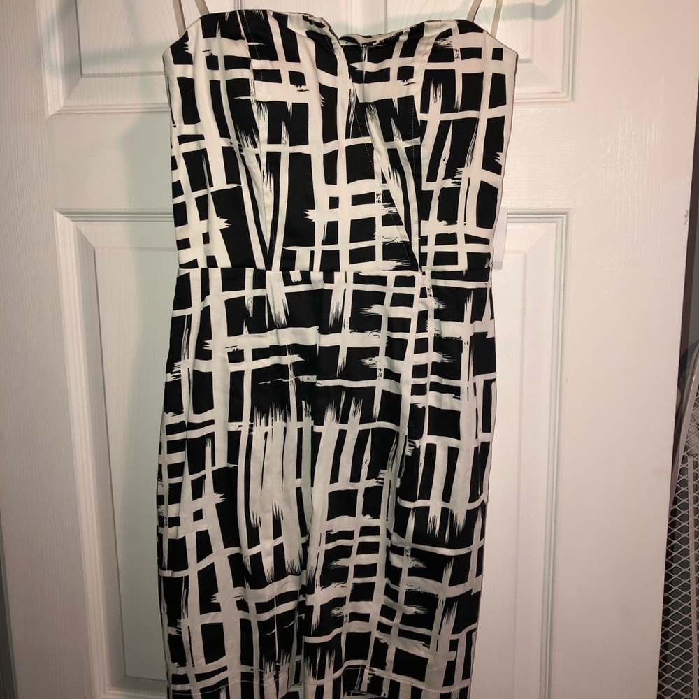 Dress - Picture 3 of 3